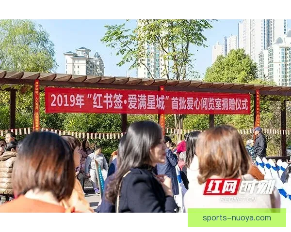 全民阅读热辣湘超 番茄三兄弟永州新华书店签售火爆现场